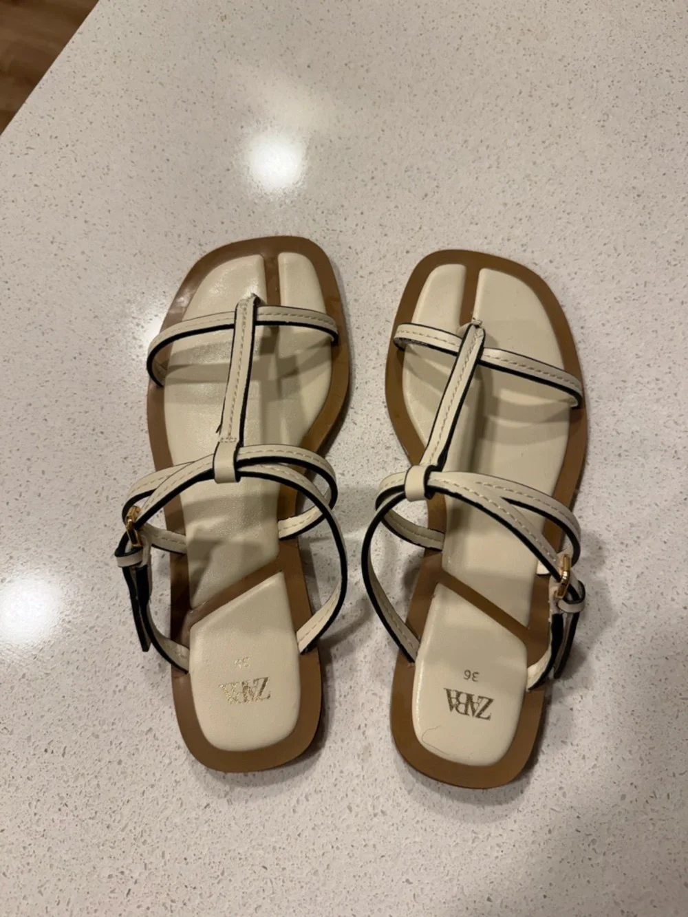 Zara Cream and Brown T-Strap Split-Toe Sandals - Picture 2 of 3